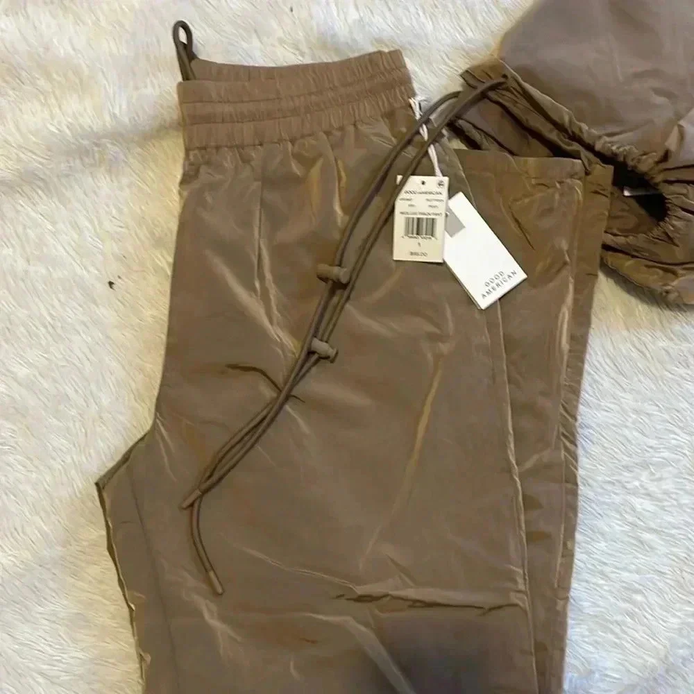 Good American set of pants and sweatshirt